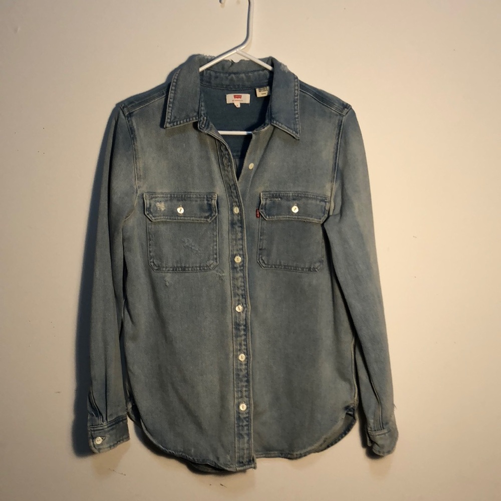 Levi’s denim shirt never worn